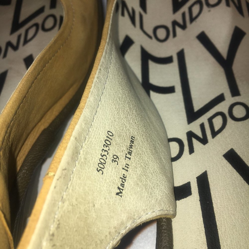 FLY LONDON Suede Low Wedge Sandal - EU 39 / US 8.5 - Picture 3 of 6